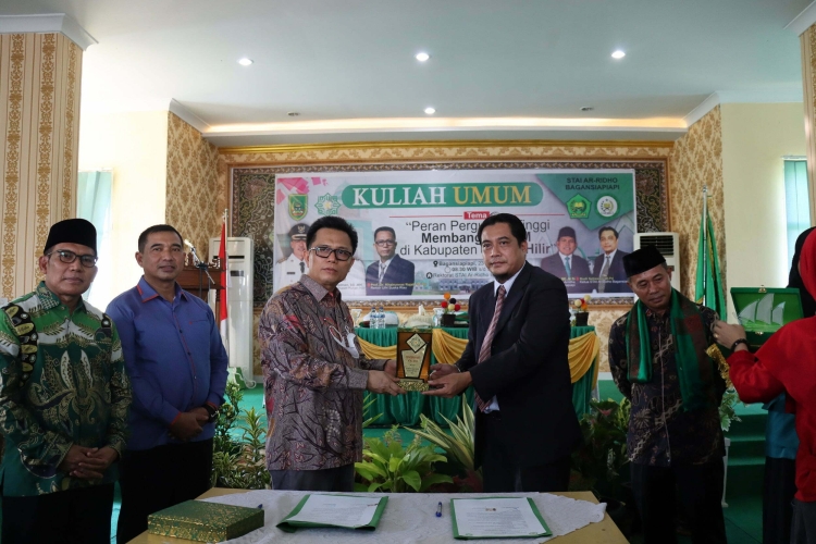 REKTOR ADAKAN PEMBINAAN DI STAI AR-RIDHO DI BAGAN SIAPIAPI